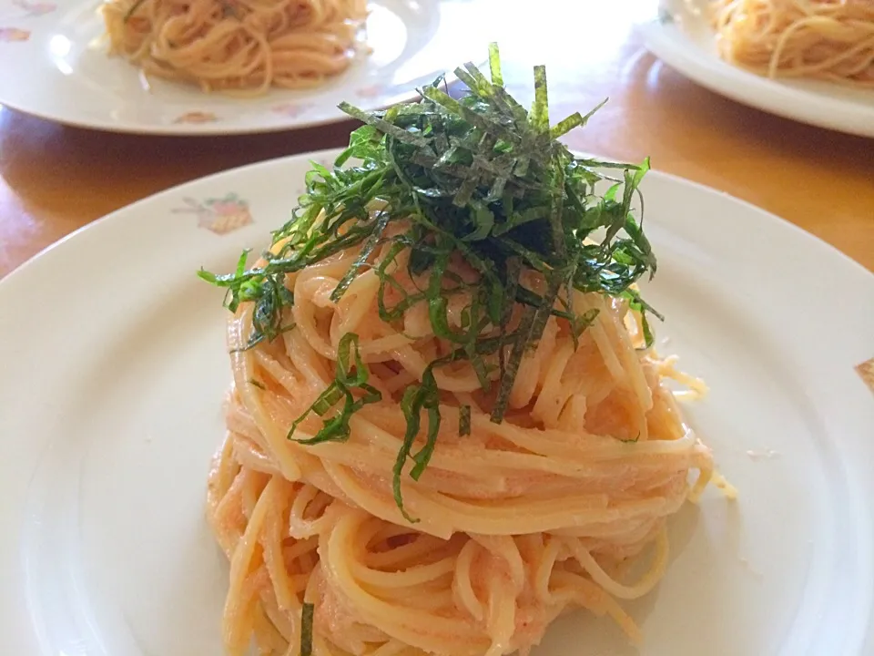 Sho-ko❤さんの料理 Today Lunch is 簡単🎵明太子の冷たいパスタ
～我が家の大葉を散らして|みきおさん