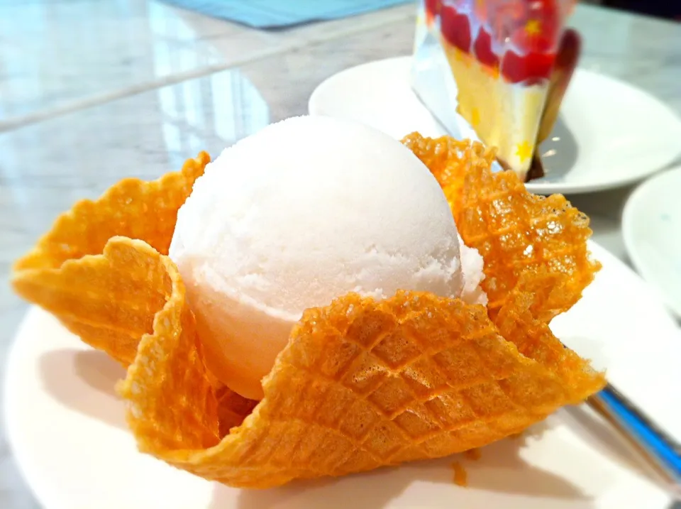 Coconut milk ice cream @ Coffee Beans by Dao|空気さん