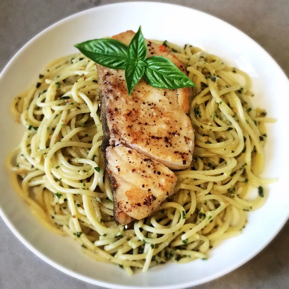 Basil pesto pasta with pan fried sea bass|12Dragonさん