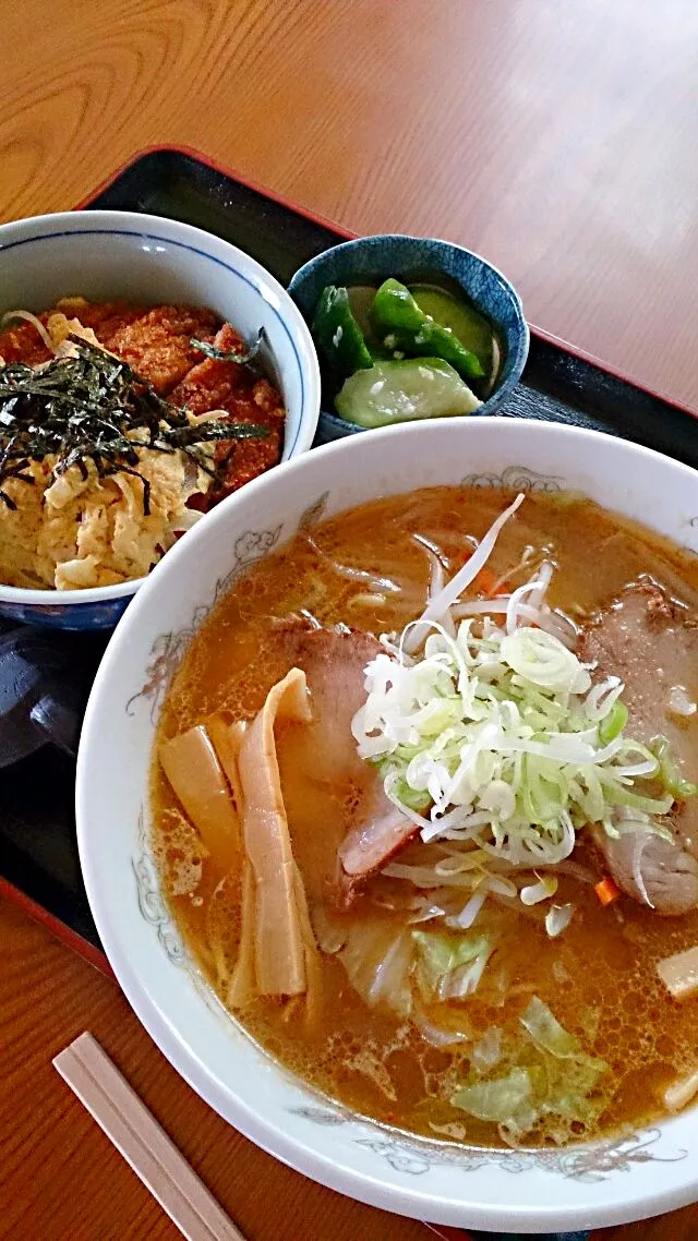 美鈴食堂  味噌ラーメン・カツ丼セット♡|えびぱんさん