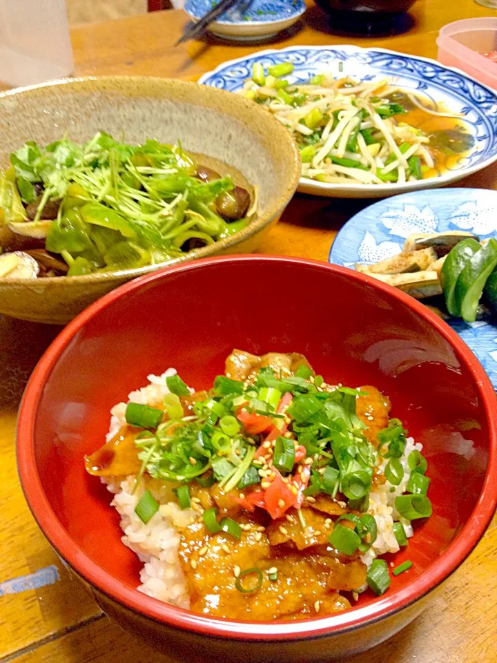 豚丼 ・モヤシ炒め ・ナスピーマン煮浸し・ぬか漬け|まゆさんさん