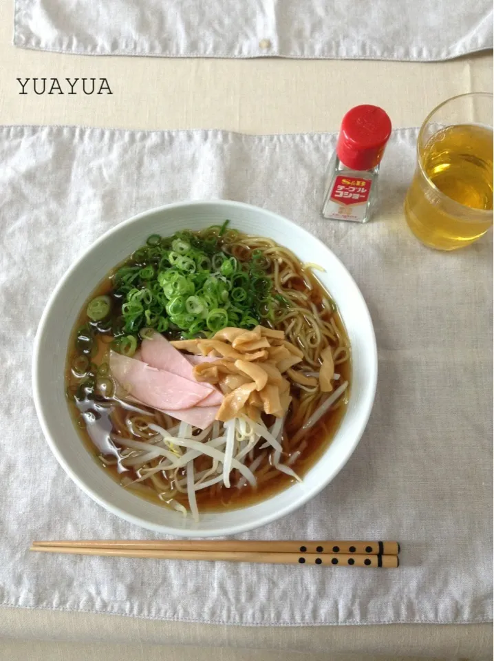 お昼ごはん セブンイレブンの冷凍しょうゆラーメン|YUAYUAさん