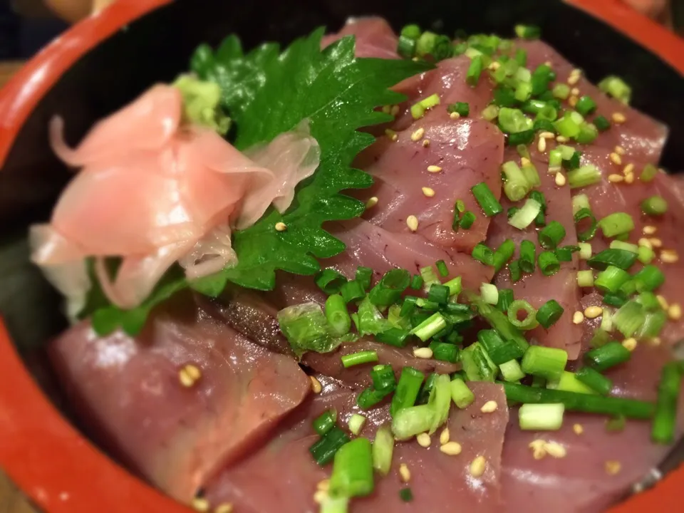 Snapdishの料理写真:まぐろ丼|T.Moritaさん