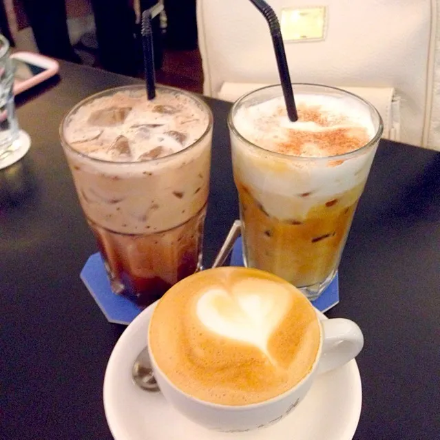 Iced mocha, iced cappuccino, hot cappuccino. ^^|해리さん