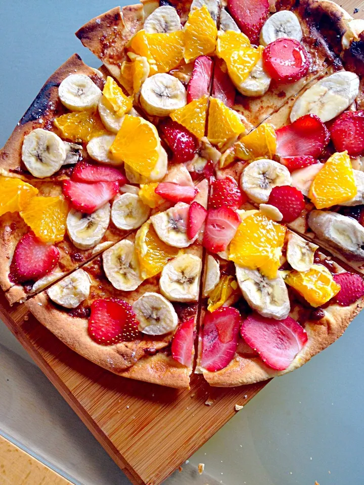 Fruit, Nutella and Red Tree Honey Pizza|noriko takiyama のりねぇですさん