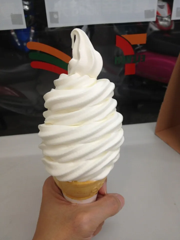 7-11 creamy milk ice cream|Elaineさん