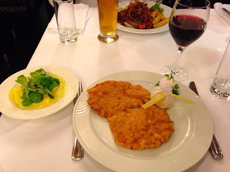 Wiener Schnitzel im Wiener Rathauskeller|Fujiko Toyohashiさん