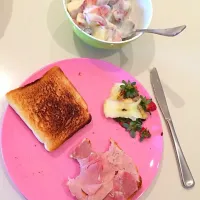 Toast mit früchtejoghurt|julia nickさん