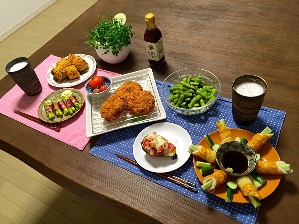 竹輪きゅうり、アボカドのチーズ焼、三田牛のコロッケ、アスパラベーコン巻、焼きとうもろこし、家庭菜園のミニトマト、枝豆の塩茹で、ビール|pentarouさん