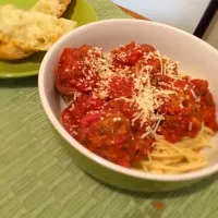 Snapdishの料理写真:Pasta with meat balls|jeffrey cuevasさん