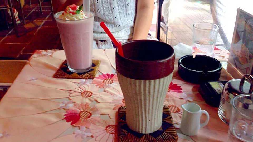 サザコーヒー本店 水出しコーヒーとイチゴシェイク|こんこんさん