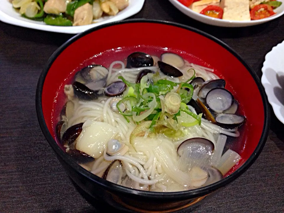 Snapdishの料理写真:温かいしじみそうめん☆♪|viviさん