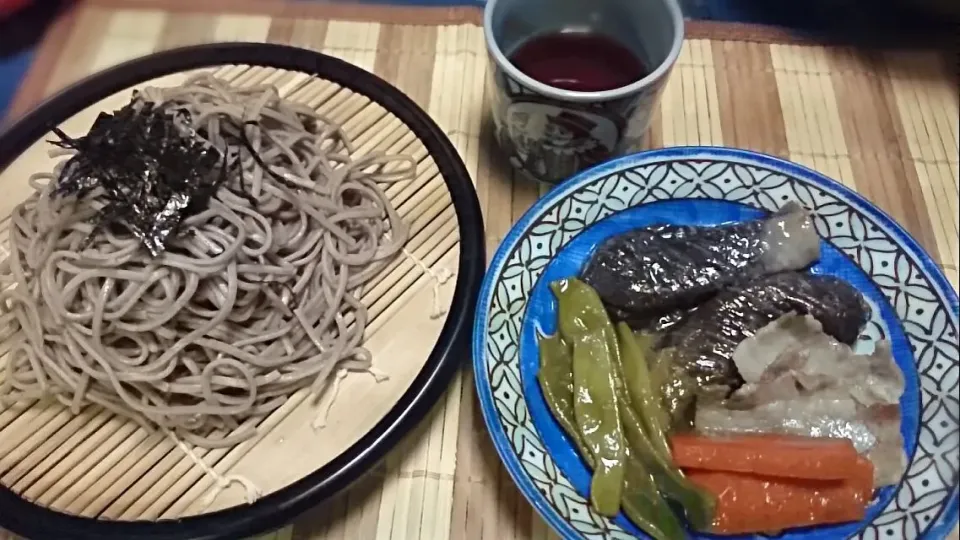 揚げ茄子と豚肉の煮物、そば|くろねこじったん‍さん