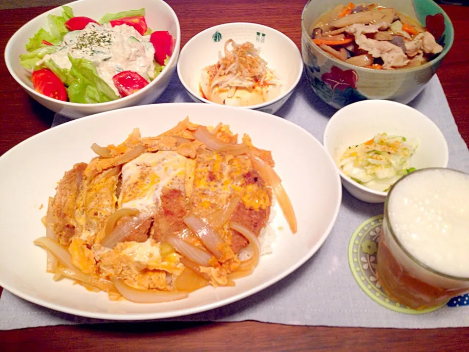 カツ丼＊シーチキンサラダ＊豚汁うどん(^o^)|basilさん