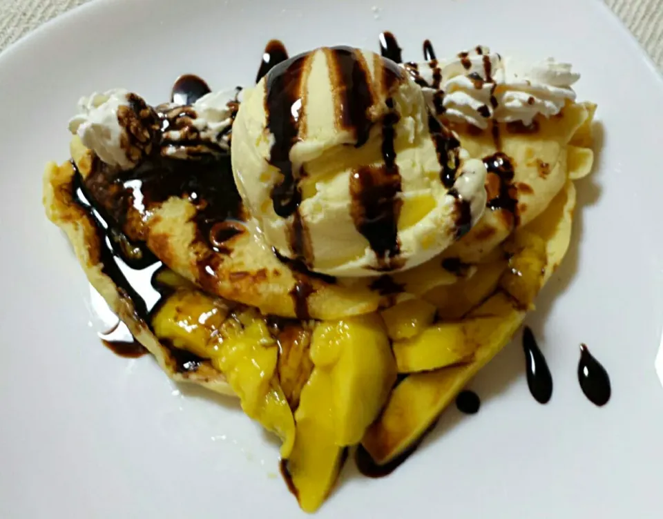 mango crepe👍☺🍦🍰|joさん