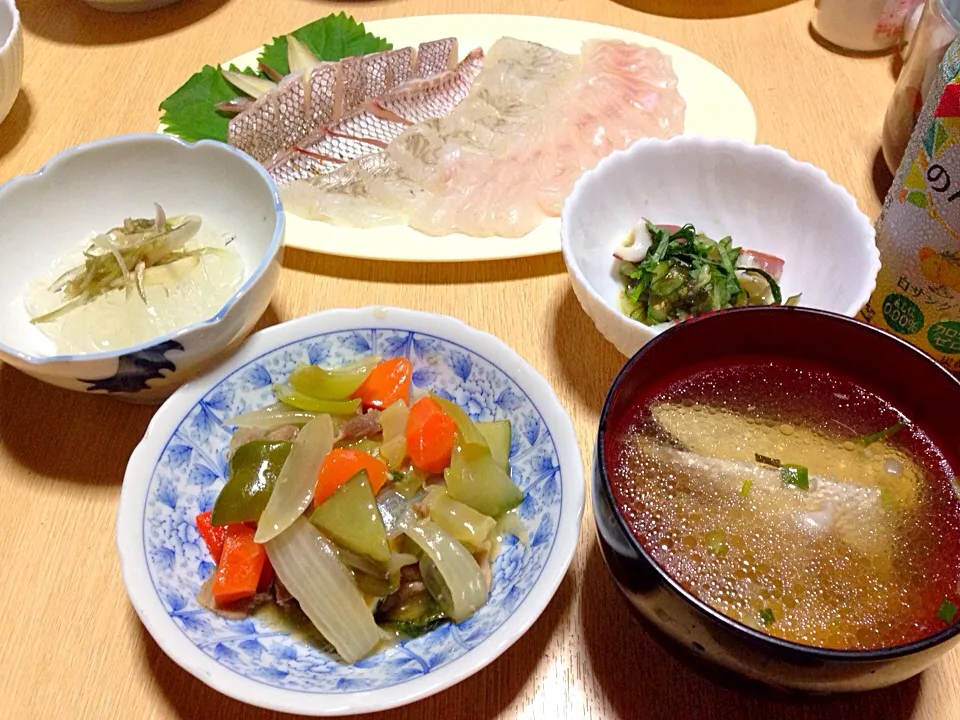 Snapdishの料理写真:釣った魚で刺身|Orie Uekiさん