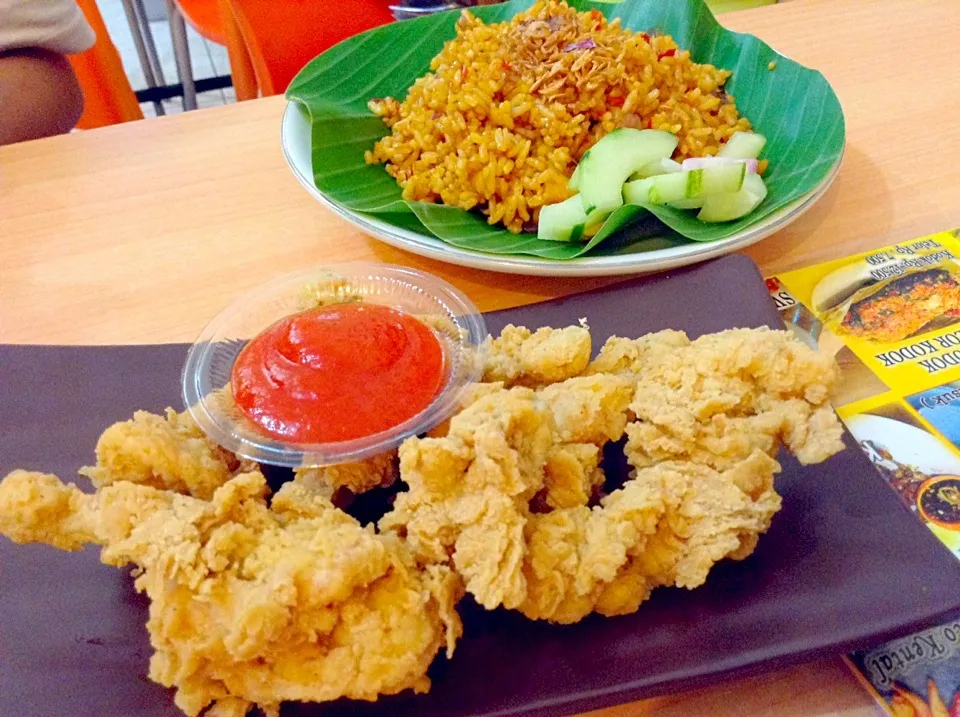 Snapdishの料理写真:Kodok Tepung - Nasi Goreng Babat|Bambang Budiono Tjioさん