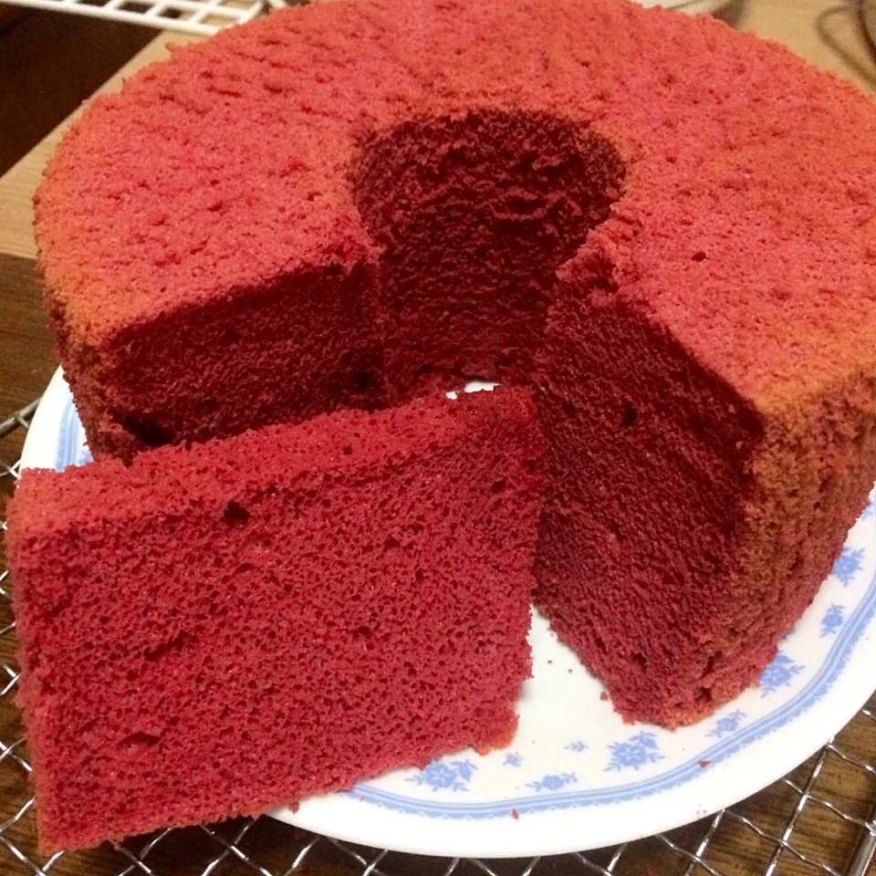 Red velvet chiffon cake|Trish Wongさん