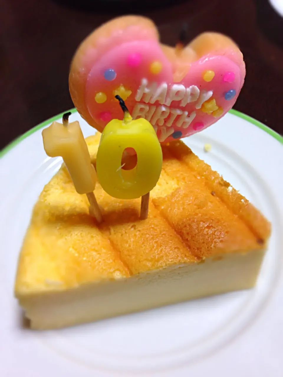 チーズケーキ✨カットする前に写真取り忘れましたの巻‼︎＞_＜|まるちゃんさん