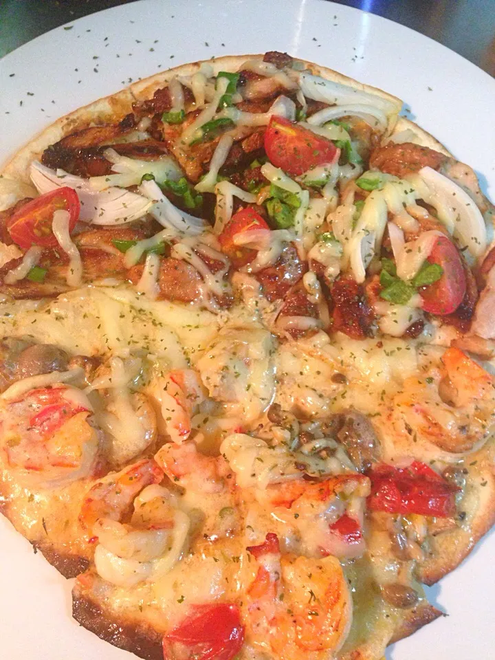 Teriyaki/Seafood Pizza🍕|Atsuko Wendyさん