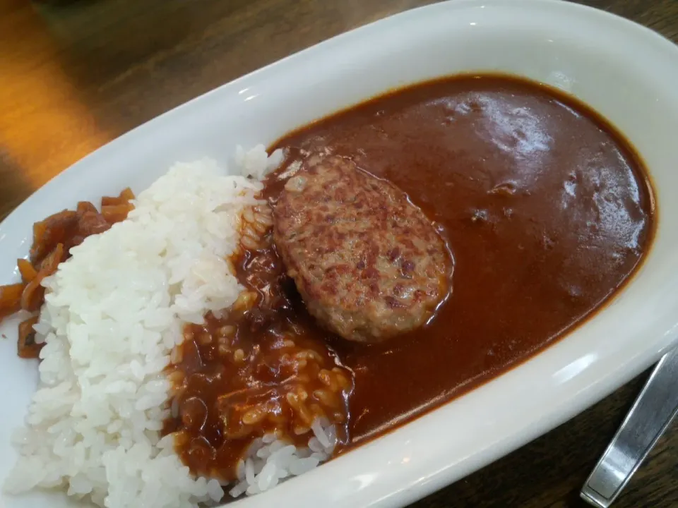 滝野すずらん丘陵公園のハンバーグカレー♪|マカロンさん