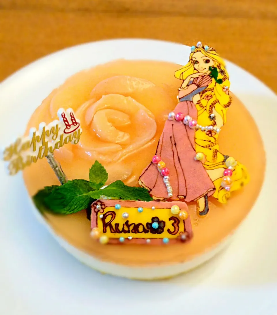 志野さんの料理 カルピスムースのケーキ 姪っ子ちゃん３歳の誕生日ケーキ✳︎ラプンツェル|チーハさん