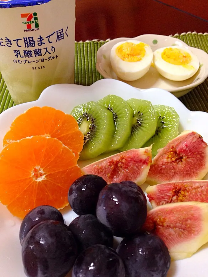 mix fruits boiled egg ＆ yogurt drink|Ditto Molledaさん