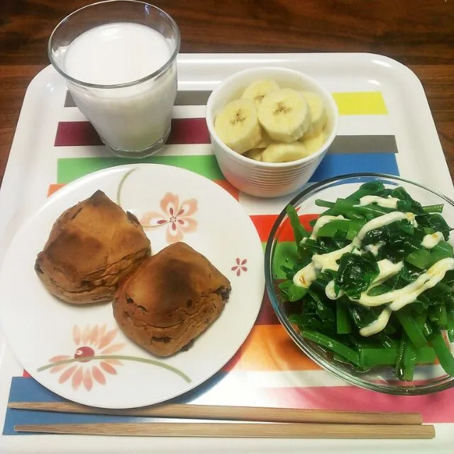 Snapdishの料理写真:朝ごはん。黒糖パン。|ぴらさん