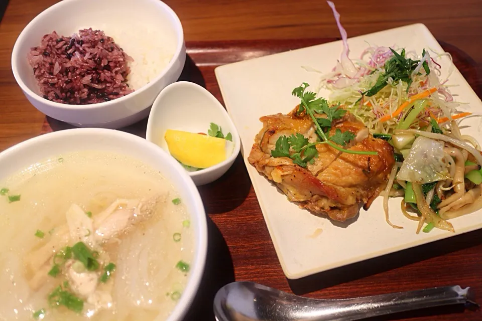 日替り屋台定食|マハロ菊池さん