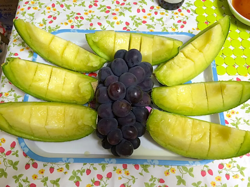 Dessert melon and grapes|gachiyunaoさん