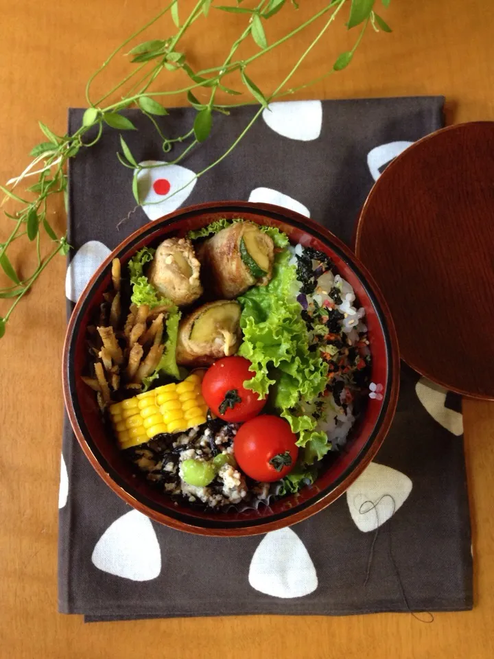 今日のお弁当 10日ぶりの詰めるだけ弁当 ズッキーニの肉巻き編|hiruma_asakoさん