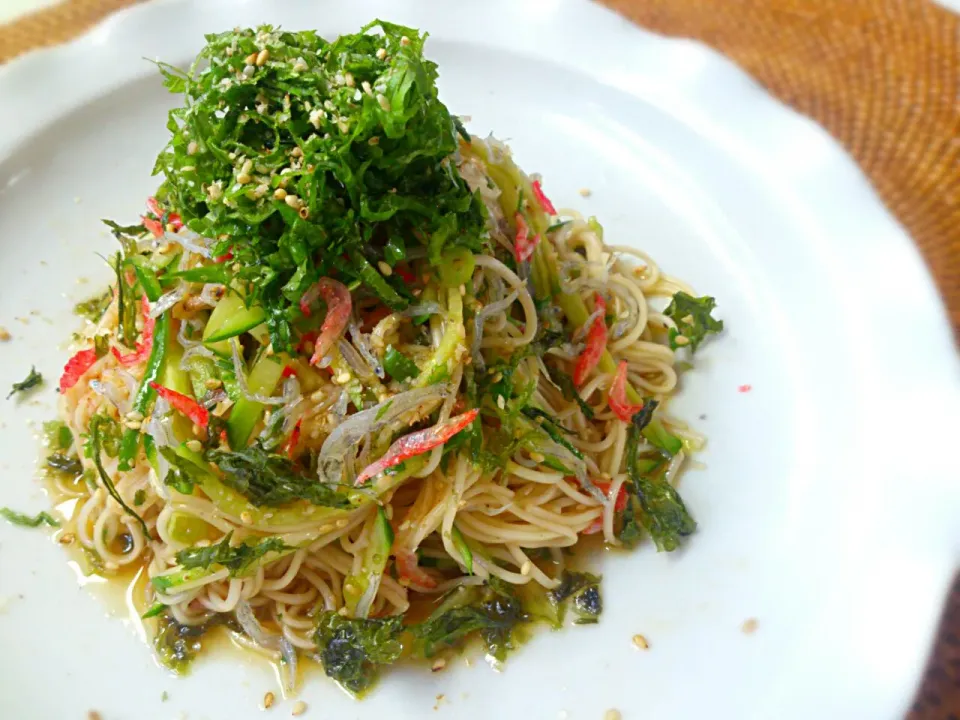 Snapdishの料理写真:とみくみさんの油そば風素麺|sakurakoさん