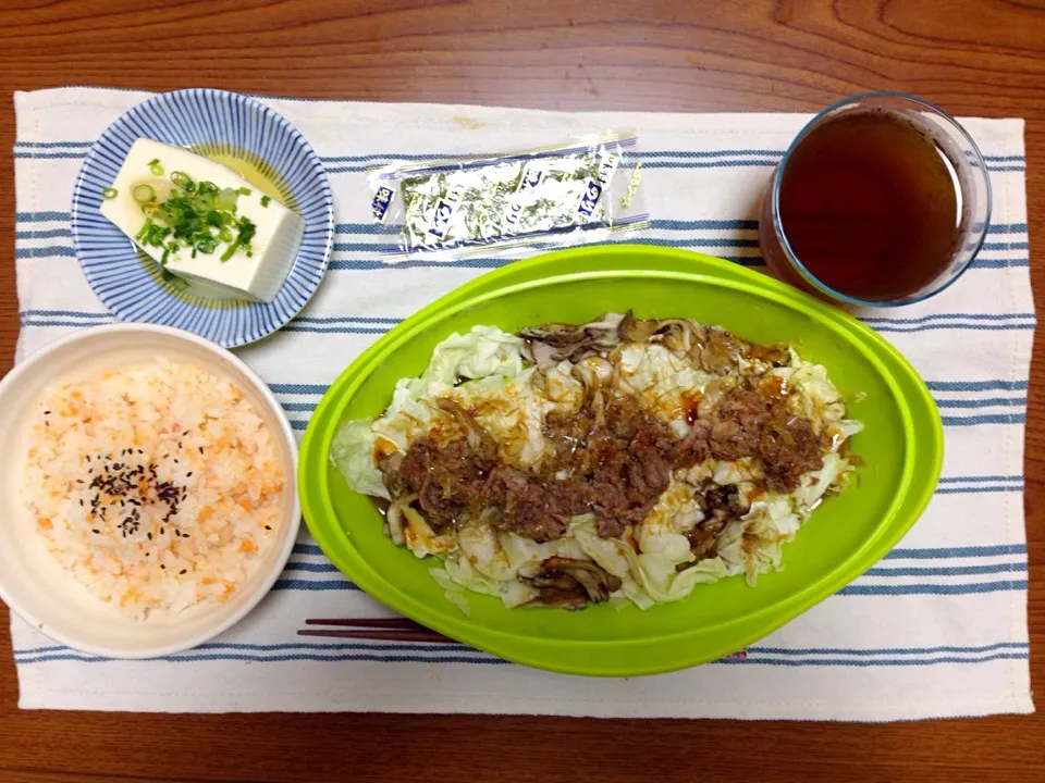 Snapdishの料理写真:牛肉とキャベツのレンジ蒸し|Natsumi Kimuraさん