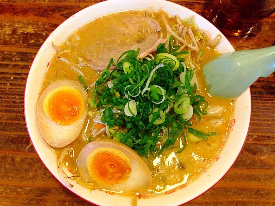味噌とんこつラーメン|星さん