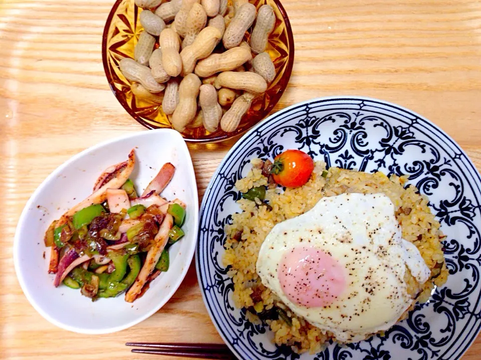 チャーハン、イカピーマン炒め、塩ゆで落花生✧*|Makiさん