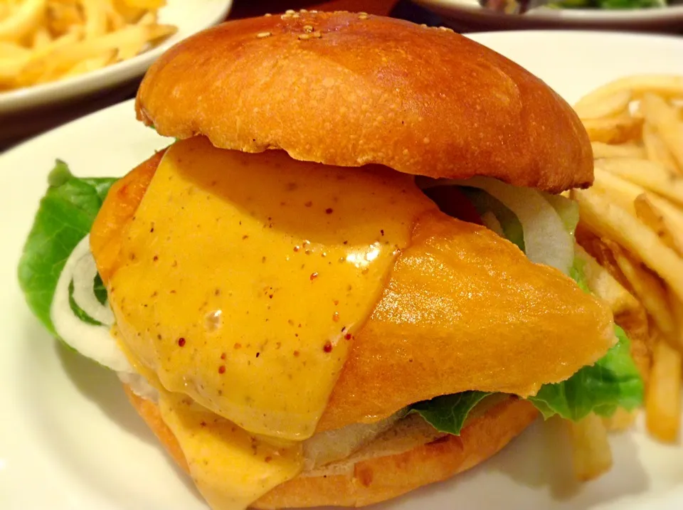 WoLfGanG's ChiCkeN hoNeY MusTarD BurGer|GeMzKiTchさん