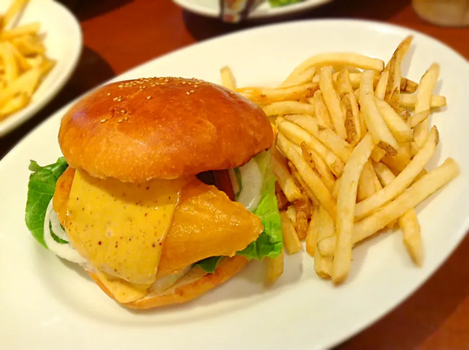 WoLfGanG's ChiCkeN hoNeY MusTarD BurGer|GeMzKiTchさん