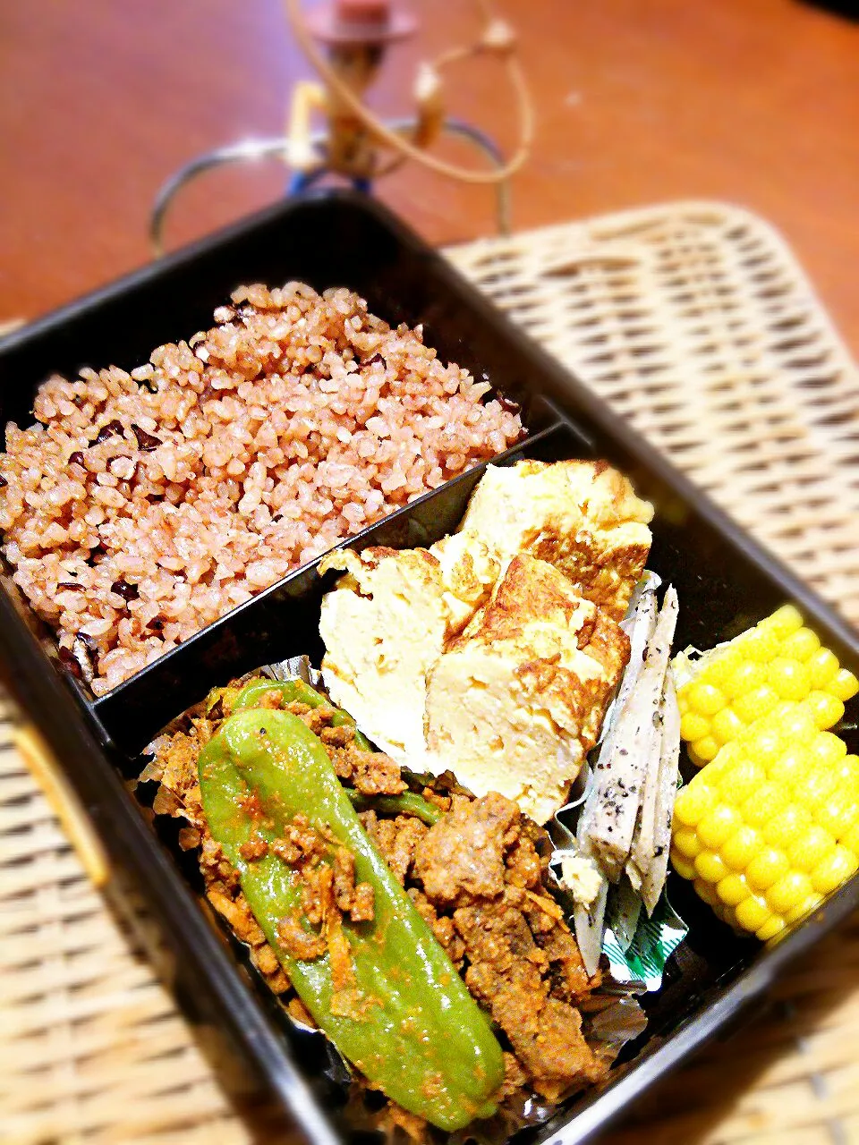 Snapdishの料理写真:寝かせ玄米始めました、弁当。|おしみあすかさん