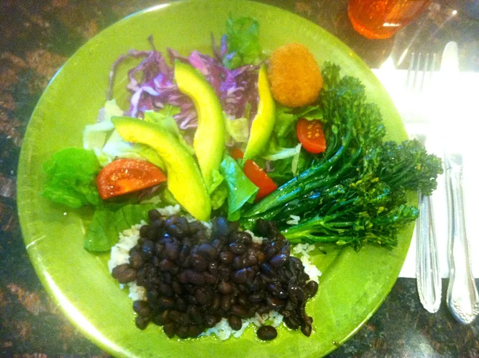 Rice and beans with veggie chicken nuggets, broccoli and salad|victoria valerioさん