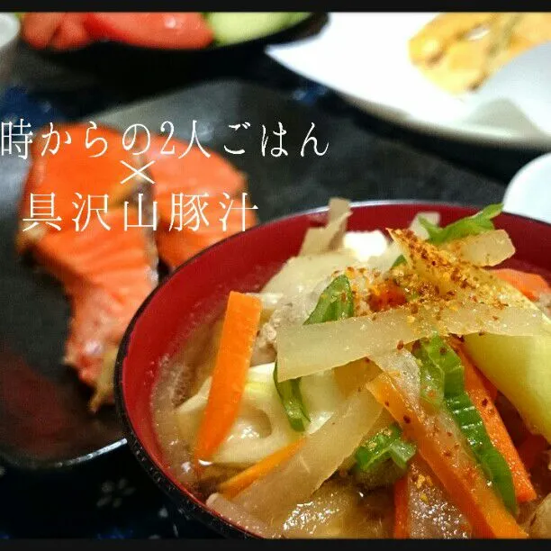 Snapdishの料理写真:お袋の味　具沢山な豚汁

 #お袋の味　 #豚肉　 #大根　 #人参
 #お家ごはん|ケンタロウ4949さん