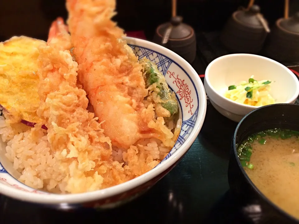 はみだし大海老天丼|ましゃさん