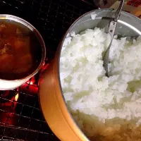 Snapdishの料理写真:ご飯と角煮缶詰|hiromiさん