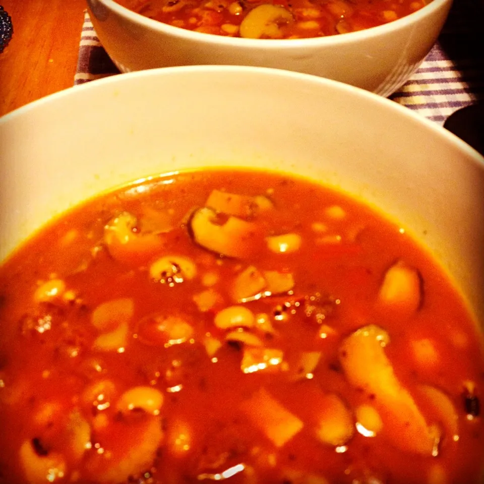 Chicken & Tomato Soup with Ham & Mixed Bean|Emanuel Hayashiさん