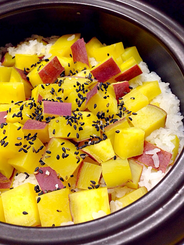 新サツマイモの芋ご飯🍀