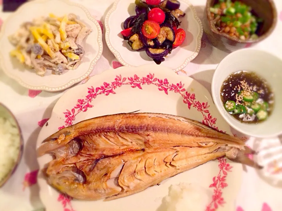 Snapdishの料理写真:ほっけの開き、茸の胡麻サラダ、ナスとプチトマトの和え物、ささみ納豆|くまもん隊2さん