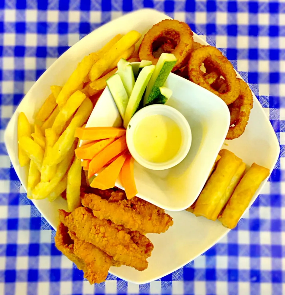 Finger food platter@Two Wings, Bukit Merah Lane|coxiella24さん