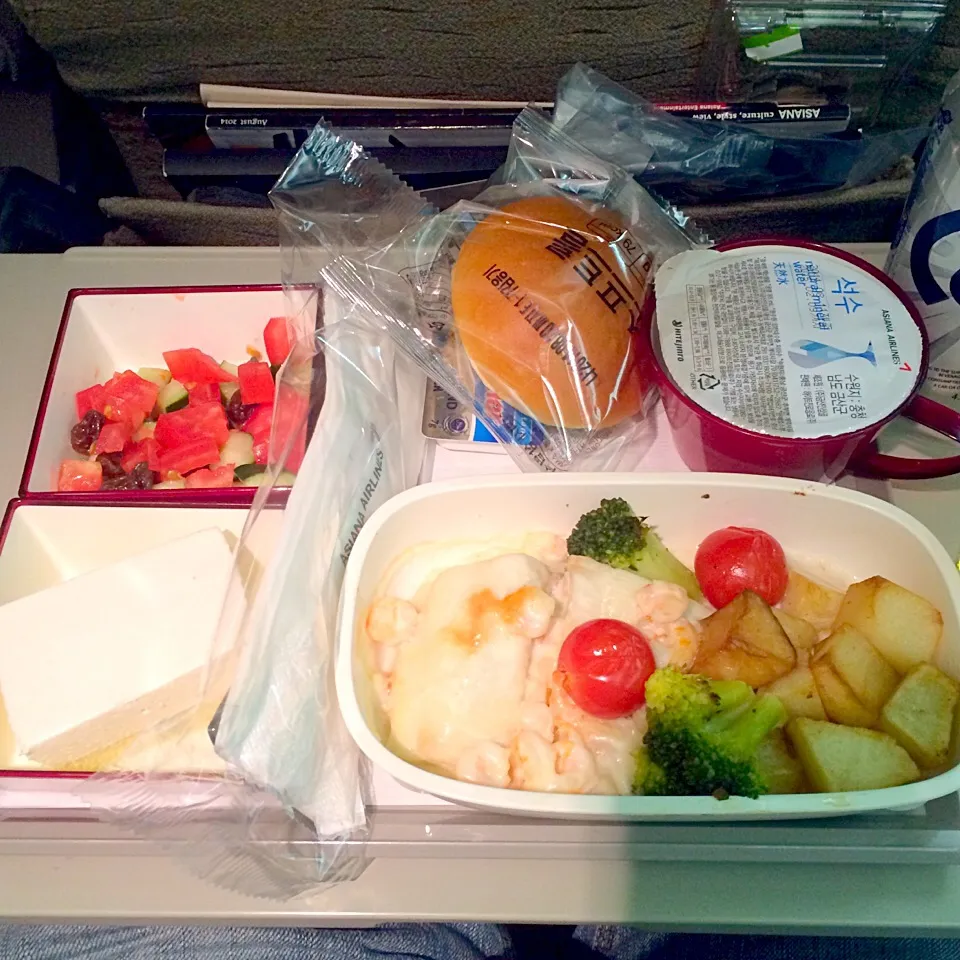 flight meal of OZ574 TAS-ICN|maixx ใหม่さん