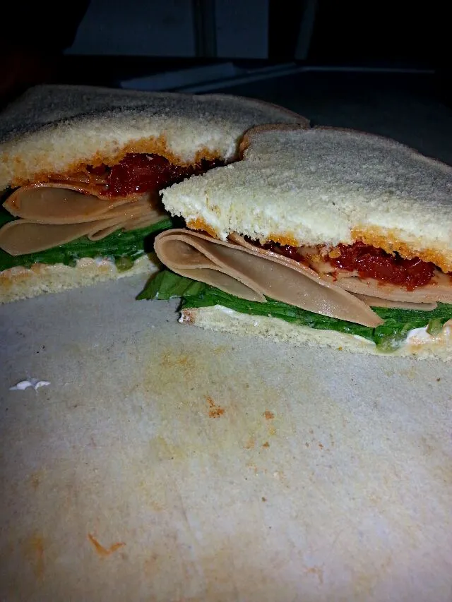 sundried tomato,  mayo,  tofurkey,  And romaine lettuce sandwich.|Polly Gelfusoさん