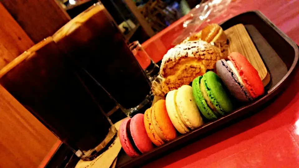 마카롱, 슈 그리고 아메리카노
 #americano #macaroon #chou #Dessert #Coffee|Minha Candice Yooさん