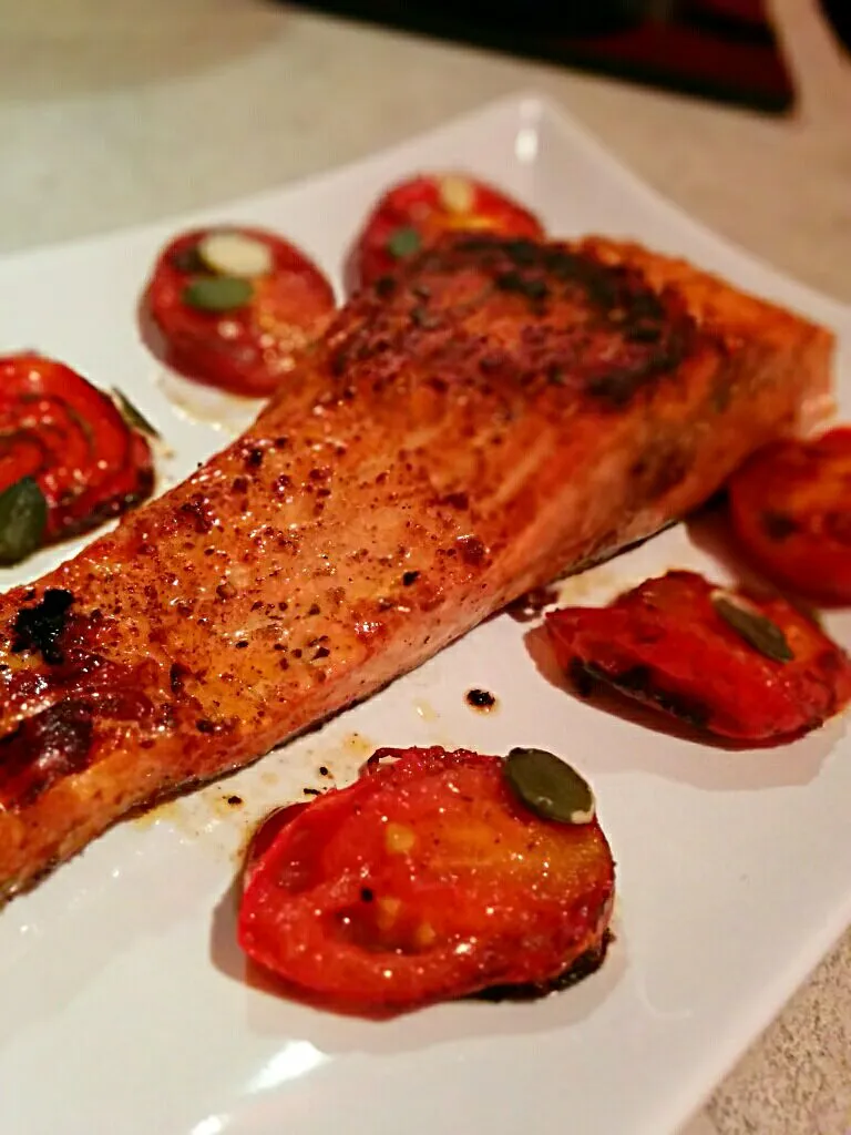 #Salmon with tomatoes|LucieFoodさん